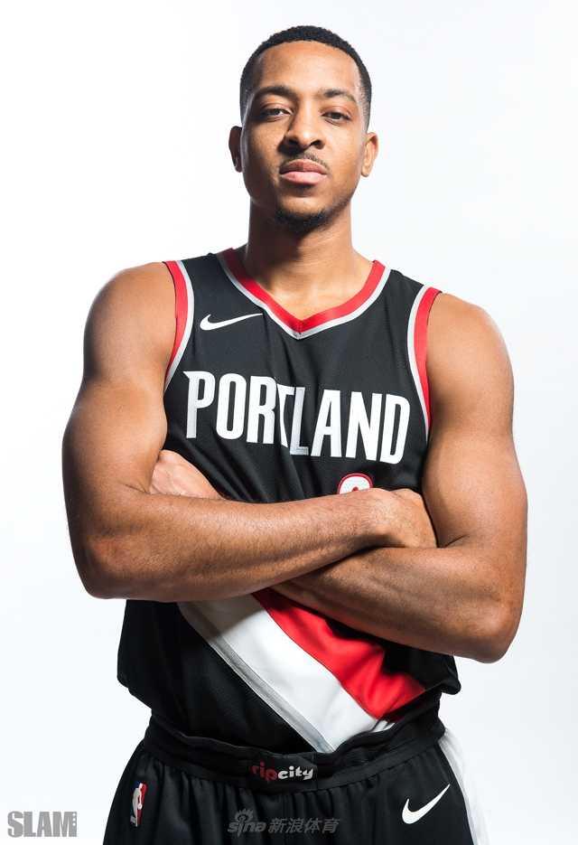 后防线上险 后防线上险