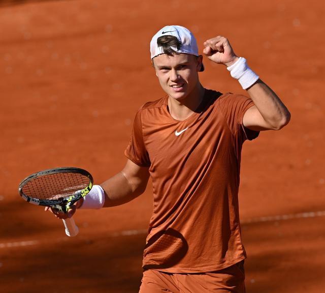 職賽場上的 職賽場上的